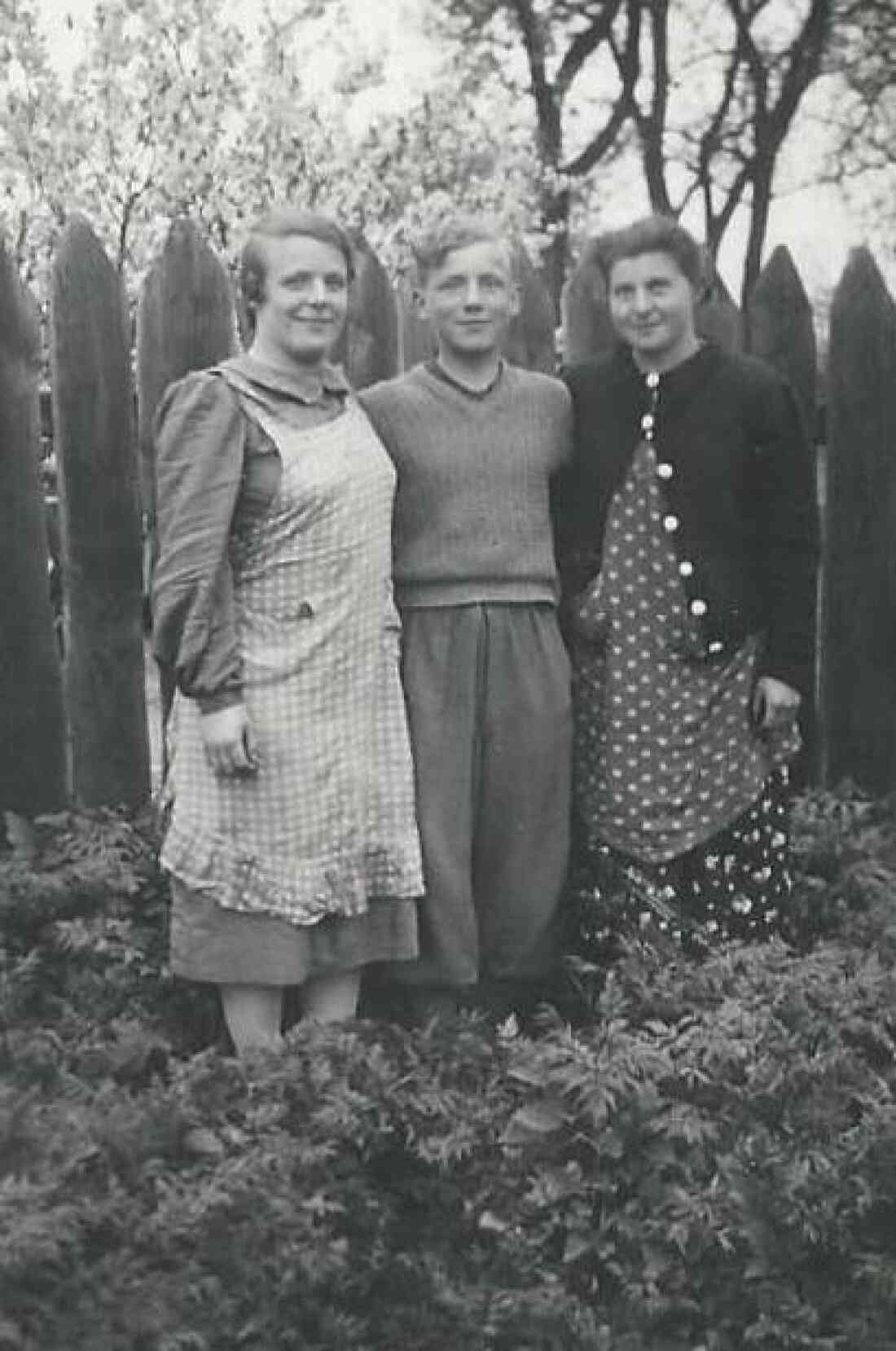 Pongracz Juliane (verh. Topler), Pongracz Alexander und Pal Ida (verh. Szabo)