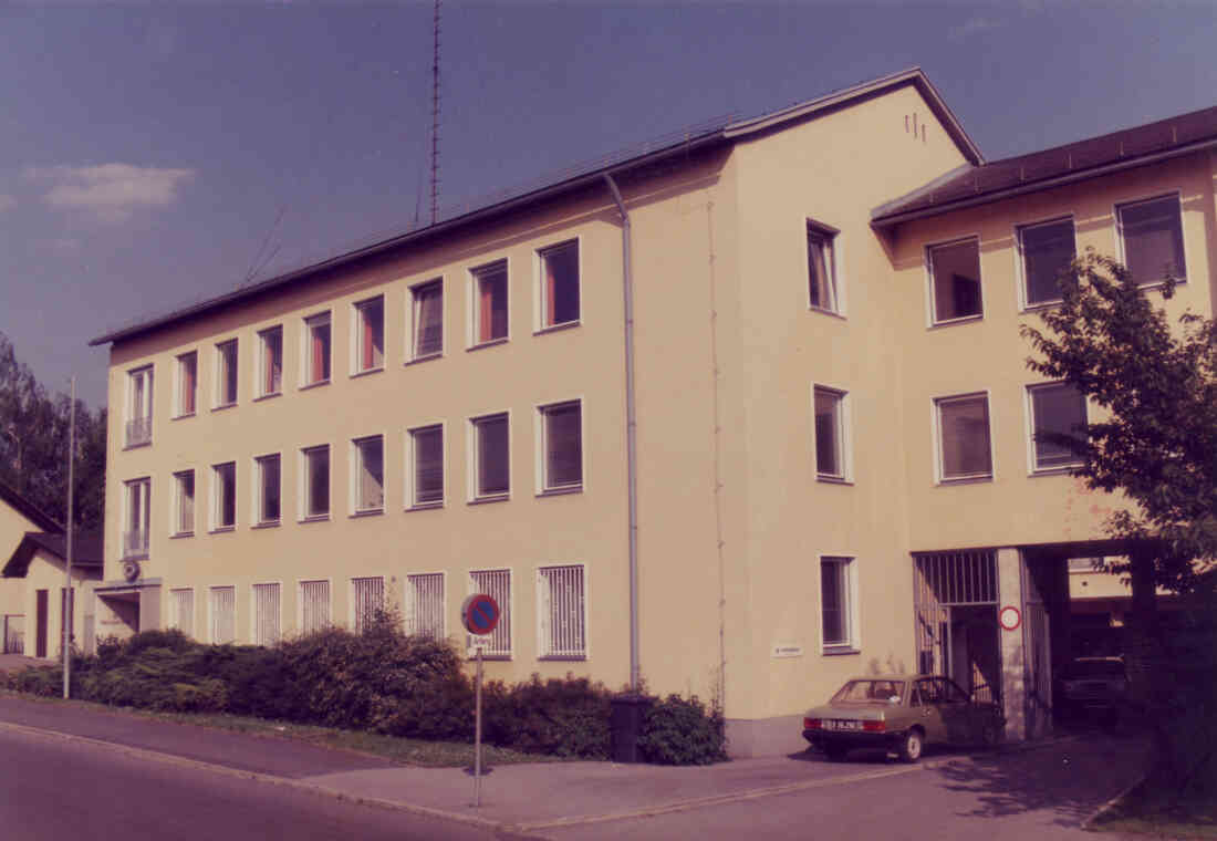 Amtsgebäude: Polizeiinspektion (ehem. Gendarmeriegebäude) als Teil der Bundesamtsgebäude - Bahnhofstraße 4