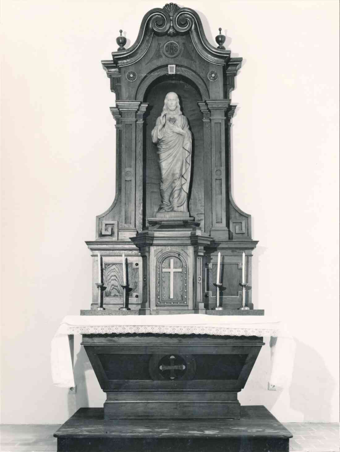 Röm. kath. Pfarre: der Herz Jesu Altar in der Aufbahrungskirche Maria Himmelfahrt