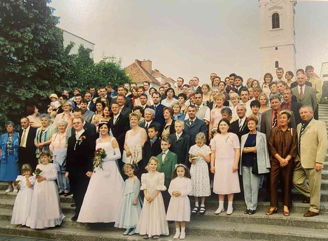 Röm. kath. Pfarre: Hochzeit Vera Konrath und Siegfried Tanczos - die Hochzeitsgesellschaft