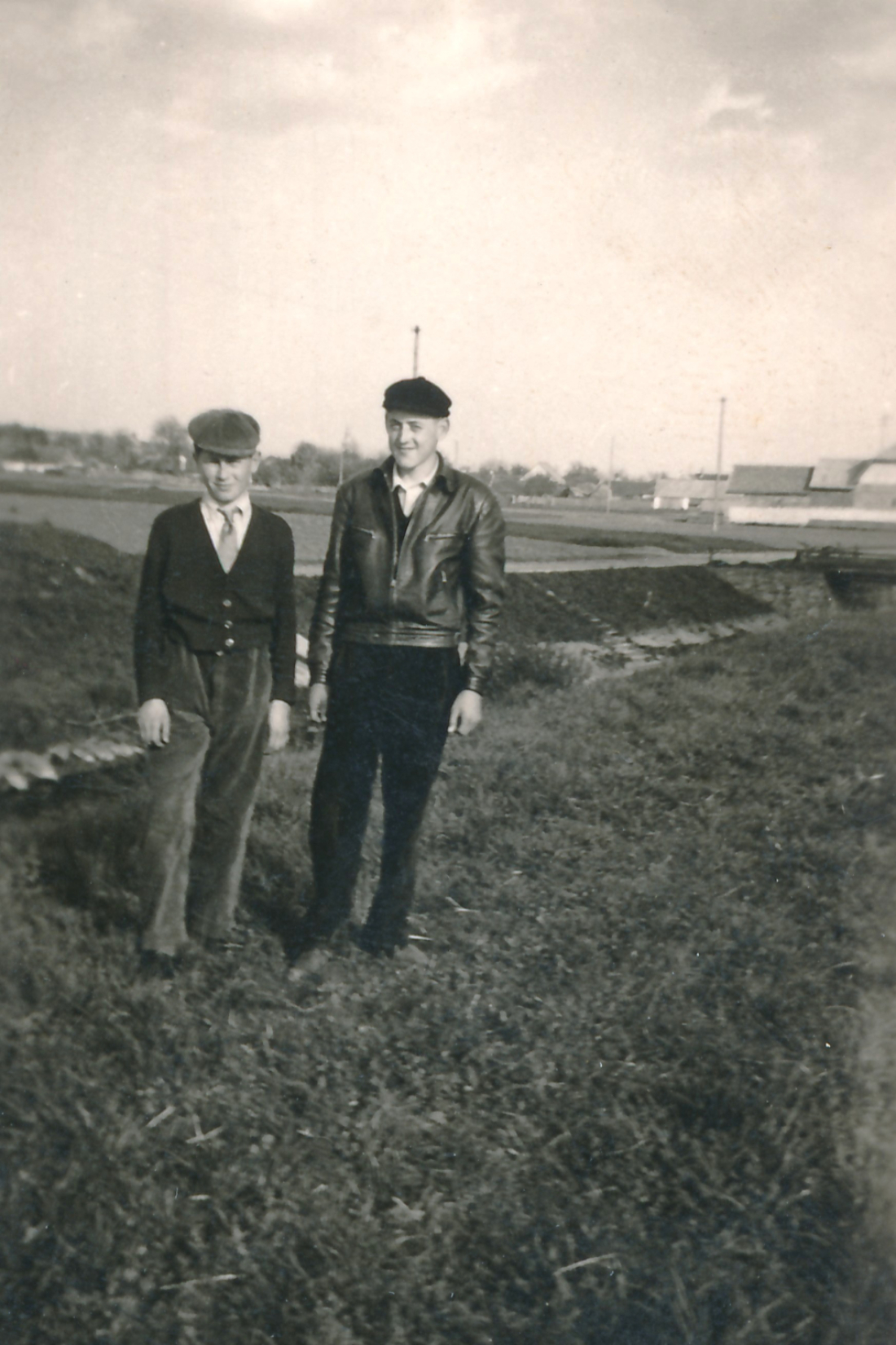 Zwei Freunde: Alexander Adorjan und Alexander Pongratz an der sogenannten 1. Stufe der Pinka