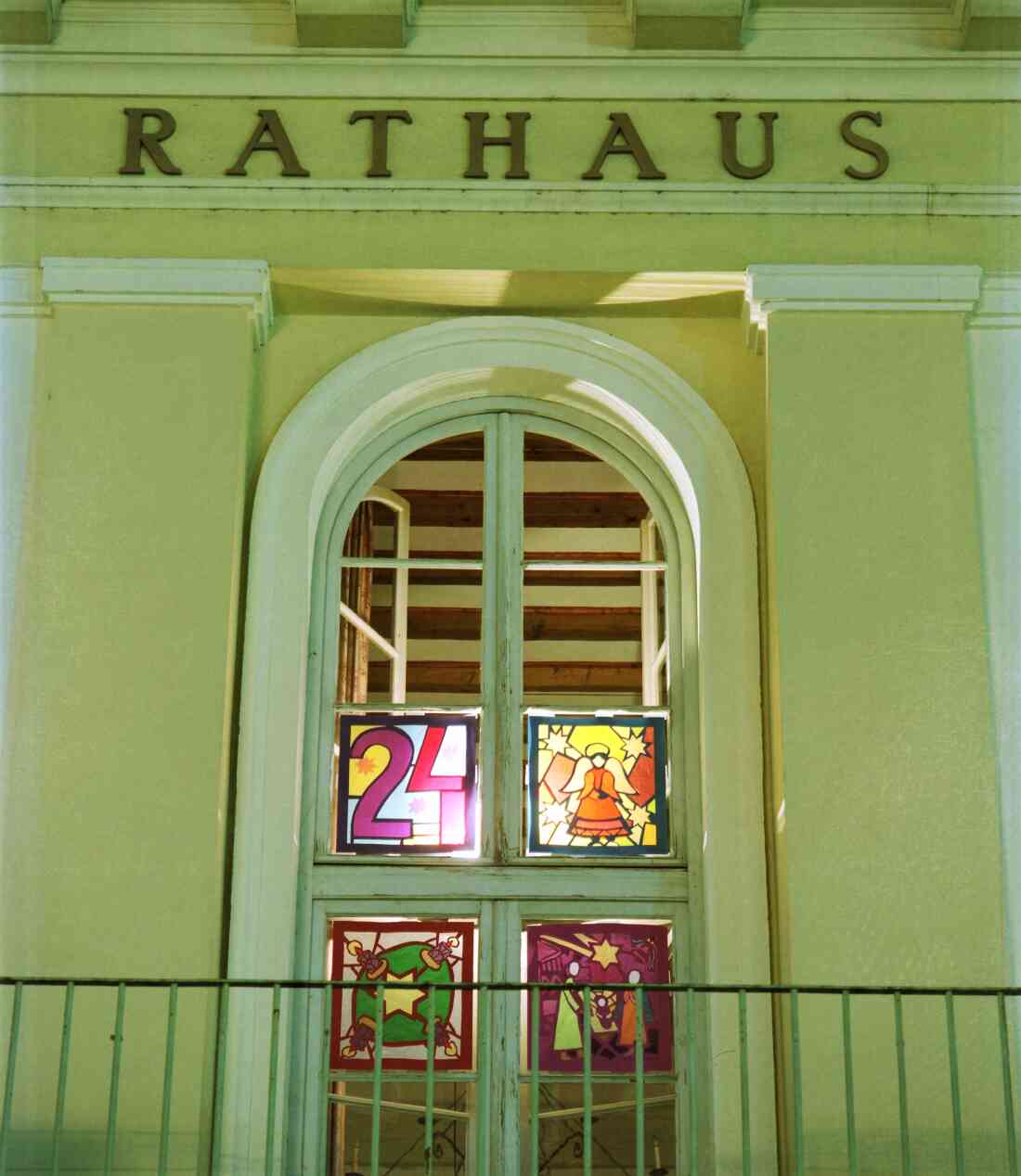 Rathaus mit Adventkalender