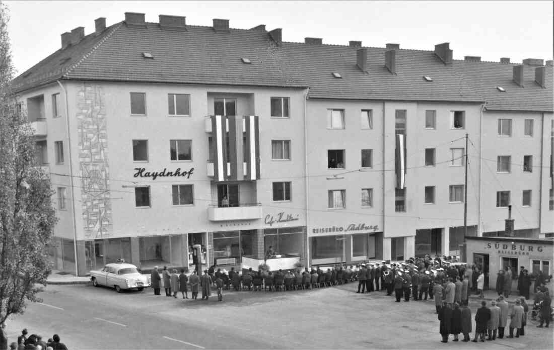 Eröffnung des neuen Haydnhofes (Schulgasse 1-11)