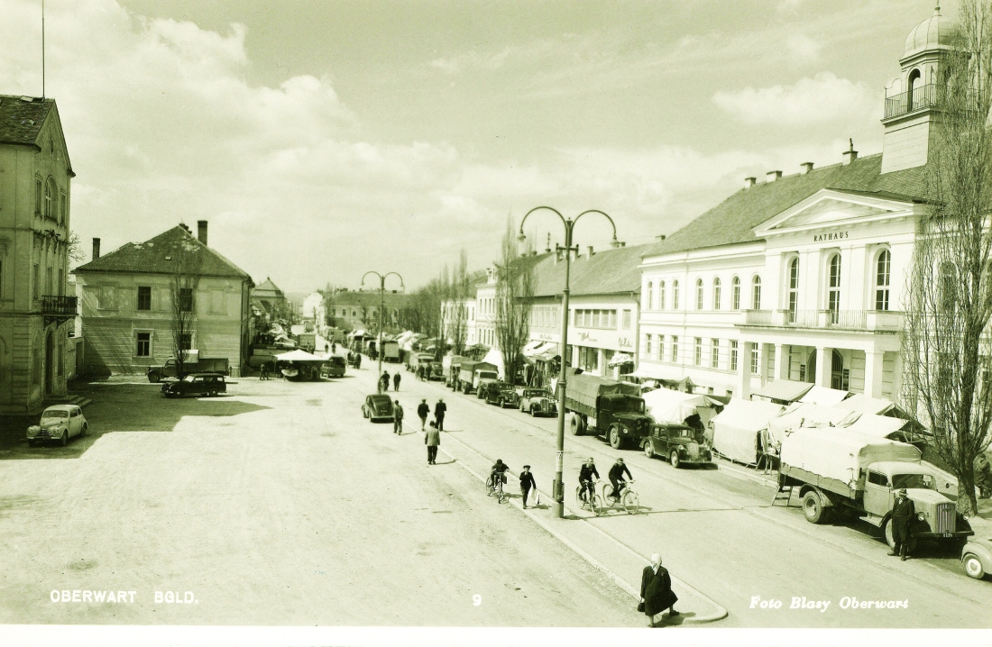 Oberwart Hauptplatz Wochenmarkt
