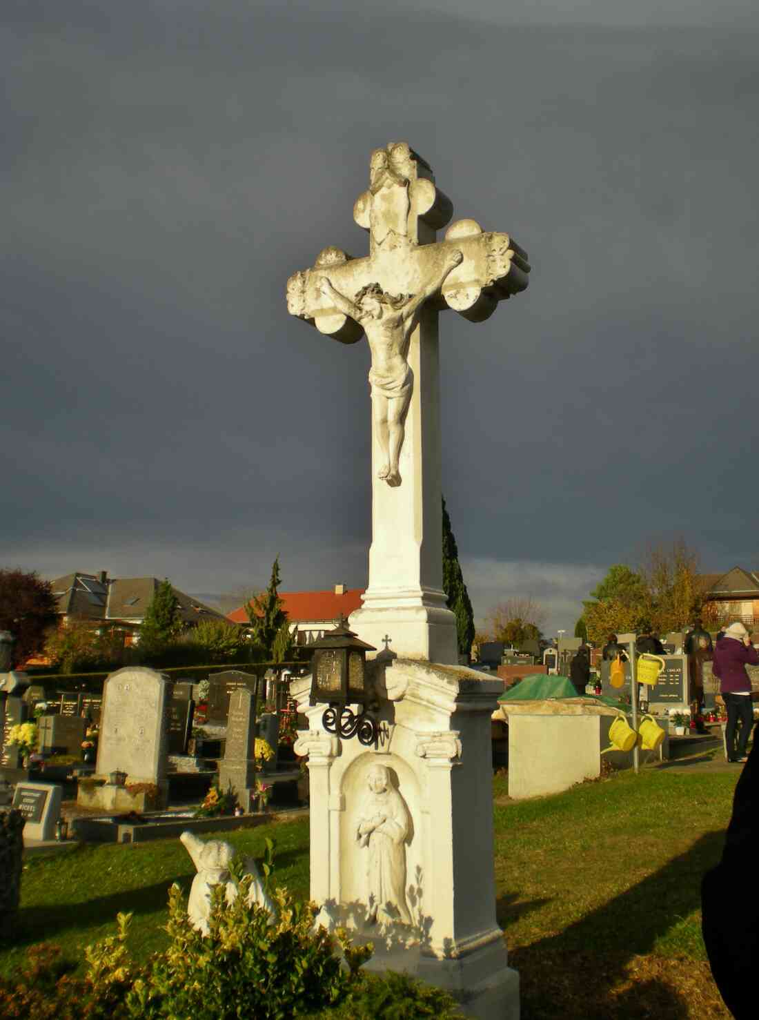 Kreuz am röm. kath. Friedhof
