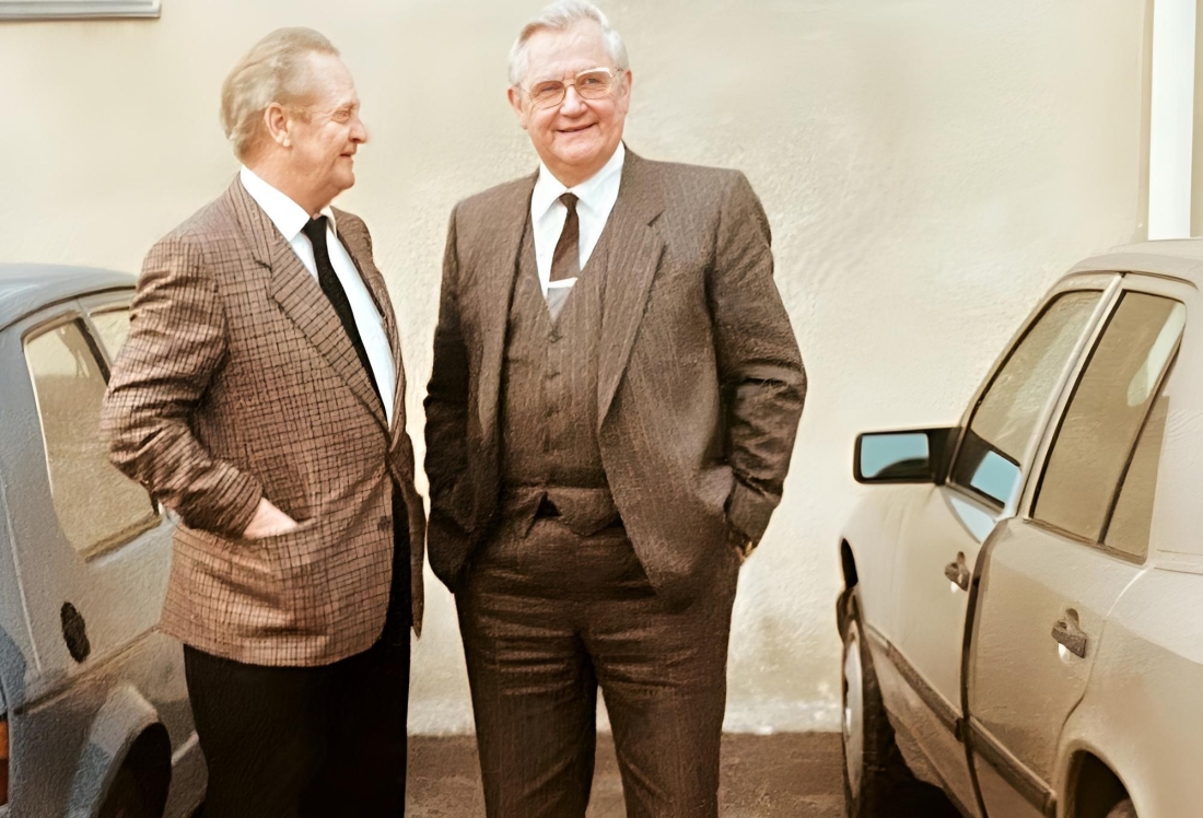 Die Brüder Gustav Neubauer (*1926/+1995) und Dr. Johann Neubauer (*1920/+2014)