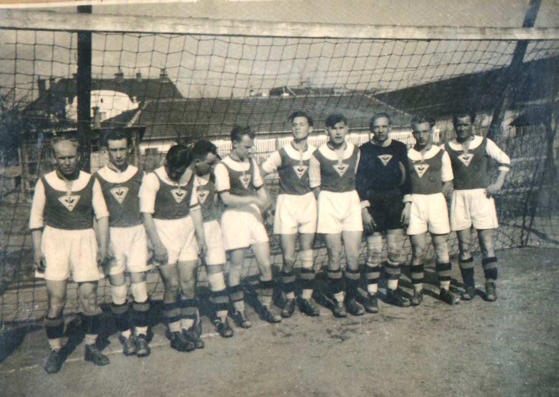 Fußball: die Reichsbahn-Mannschaft am SC-Platz - Kasper/Kurz