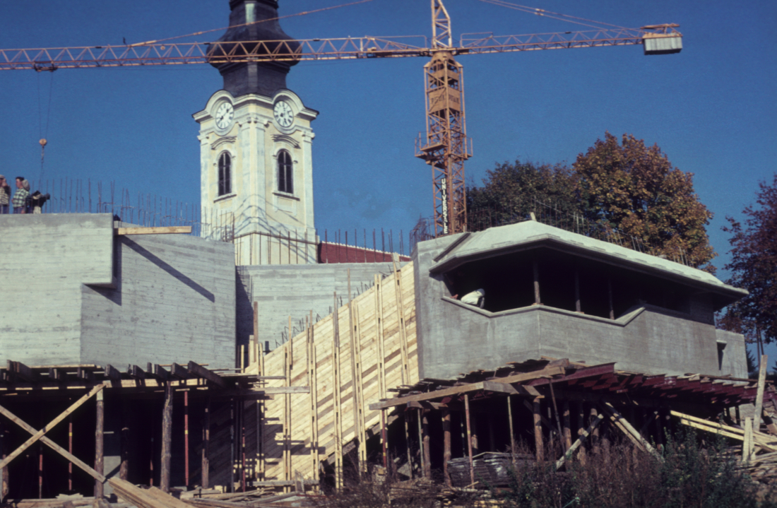 Bau der neuen röm. kath. Osterkirche