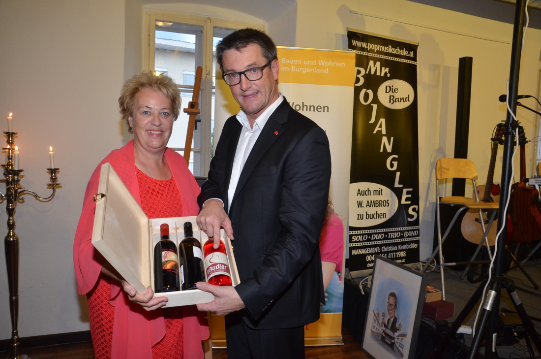 Kommerzialratstitel für OSG-Chef Dr. Alfred Kollar verliehen von LR-in Verena Dunst