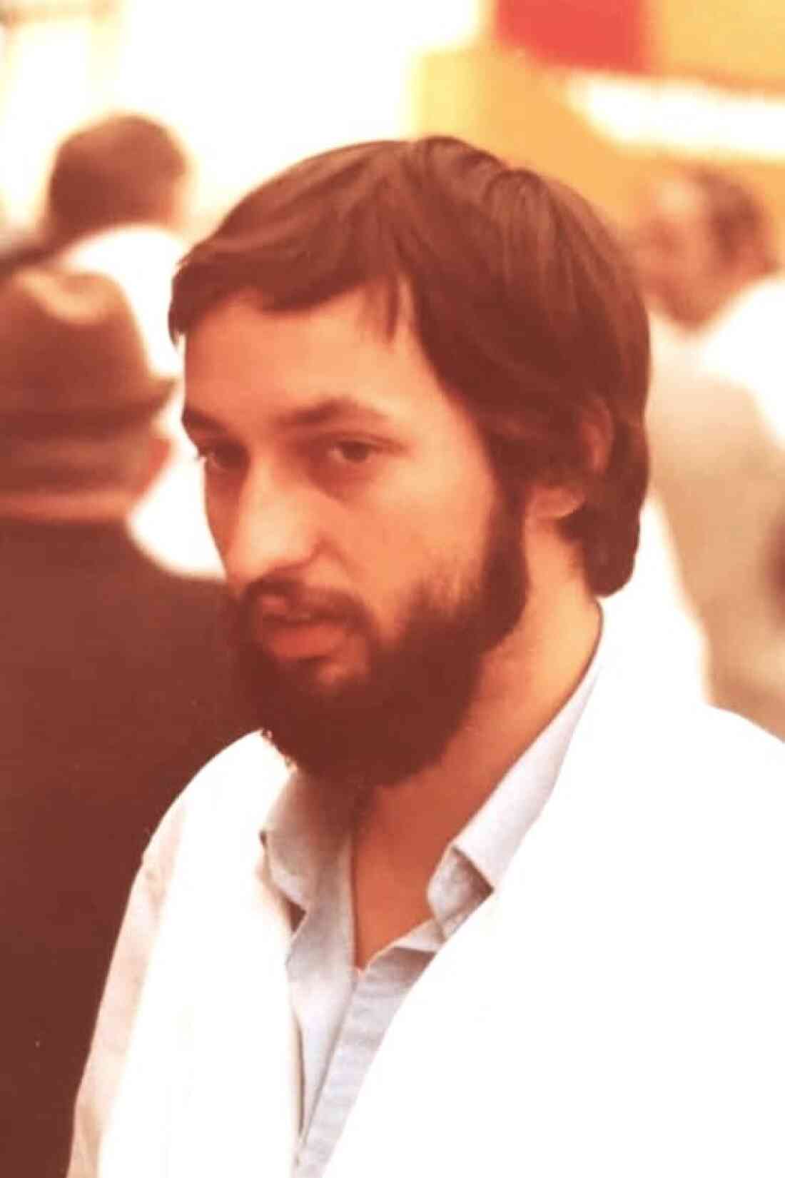 Peter Sitar (*1958) als Mitarbeiter im Inform-Weinzelt