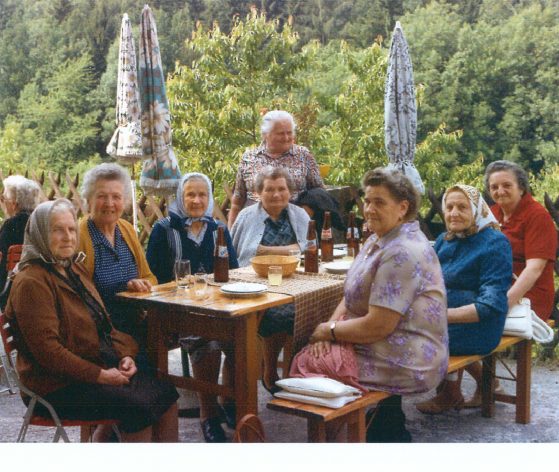 St. Martin: Seniorenausflug 1984: Frauengruppe - Polster/Schuch/Körper/Seper/Garber/Guger/Wölfel