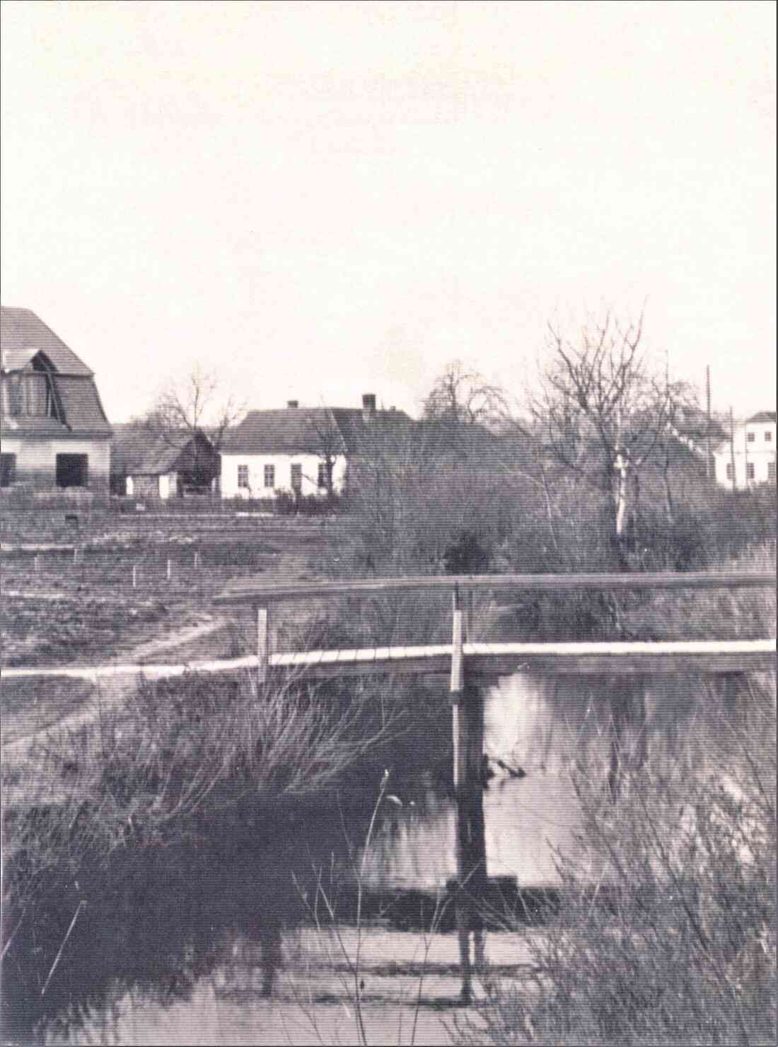 Pinka: Brücke vor der reformierten Kirche zur Augartengasse (früher Friedhofsweg)