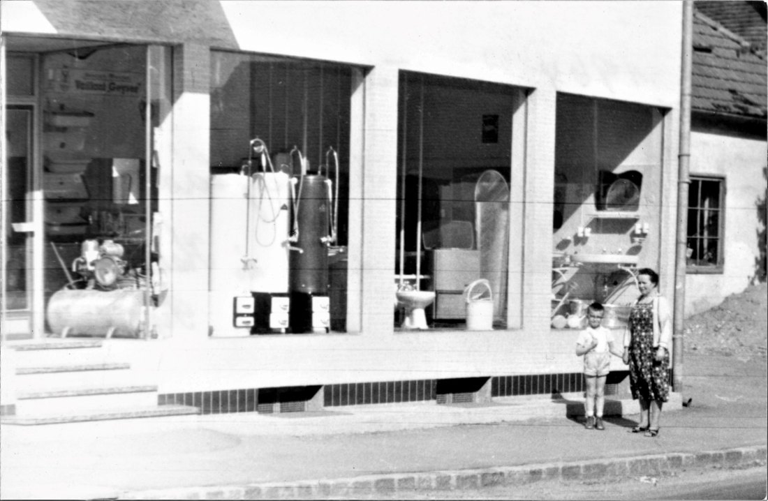 Geschäftsgebäude "Istallation und Spenglerei Ludwig Schober" (Steinamangererstraße 1)