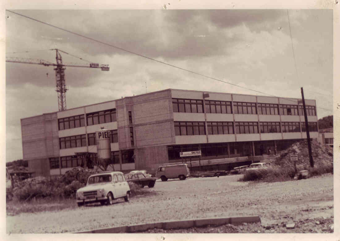 Neubau der Hauptschule - heute EMS (Schulgasse 29)