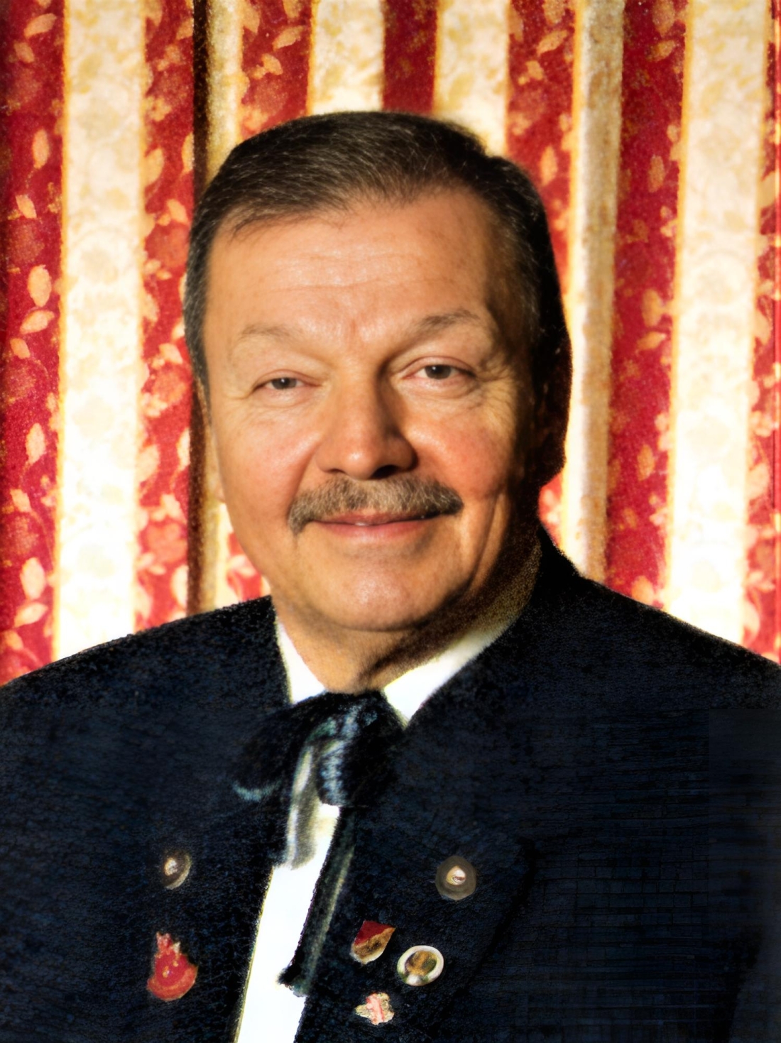 Stadtchor: Chorleiter Mag. Gottfried Sattler (Portrait)