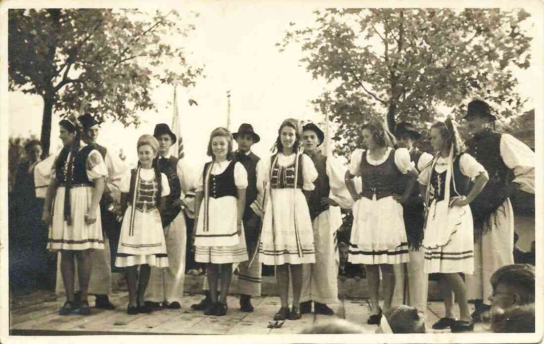 Tanzgruppe der röm. kath. Jugend - Gyaky-Pagany/Krautsack-Wagner/Oswald-Kotrba/Ritter-Feldbacher//Obojkovits-Moritz//Benkö/Mohat/Grof