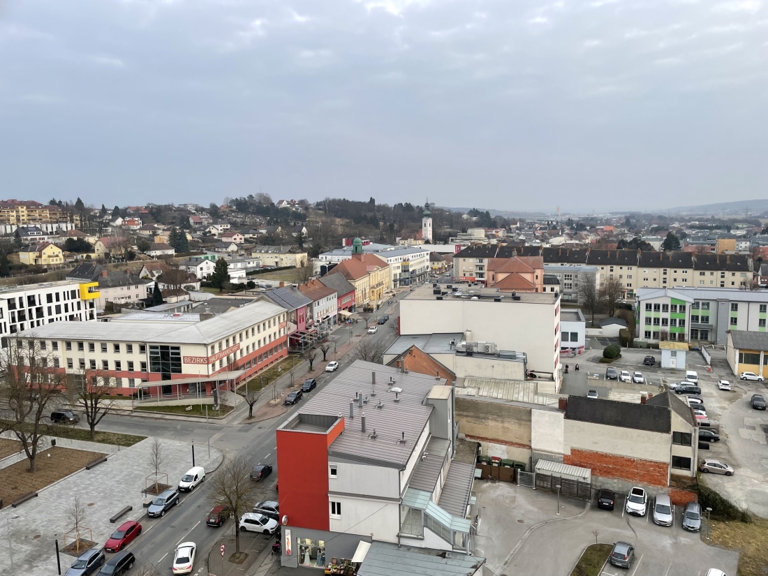 Blick vom 10. Stock des " H 2 " gegen Osten