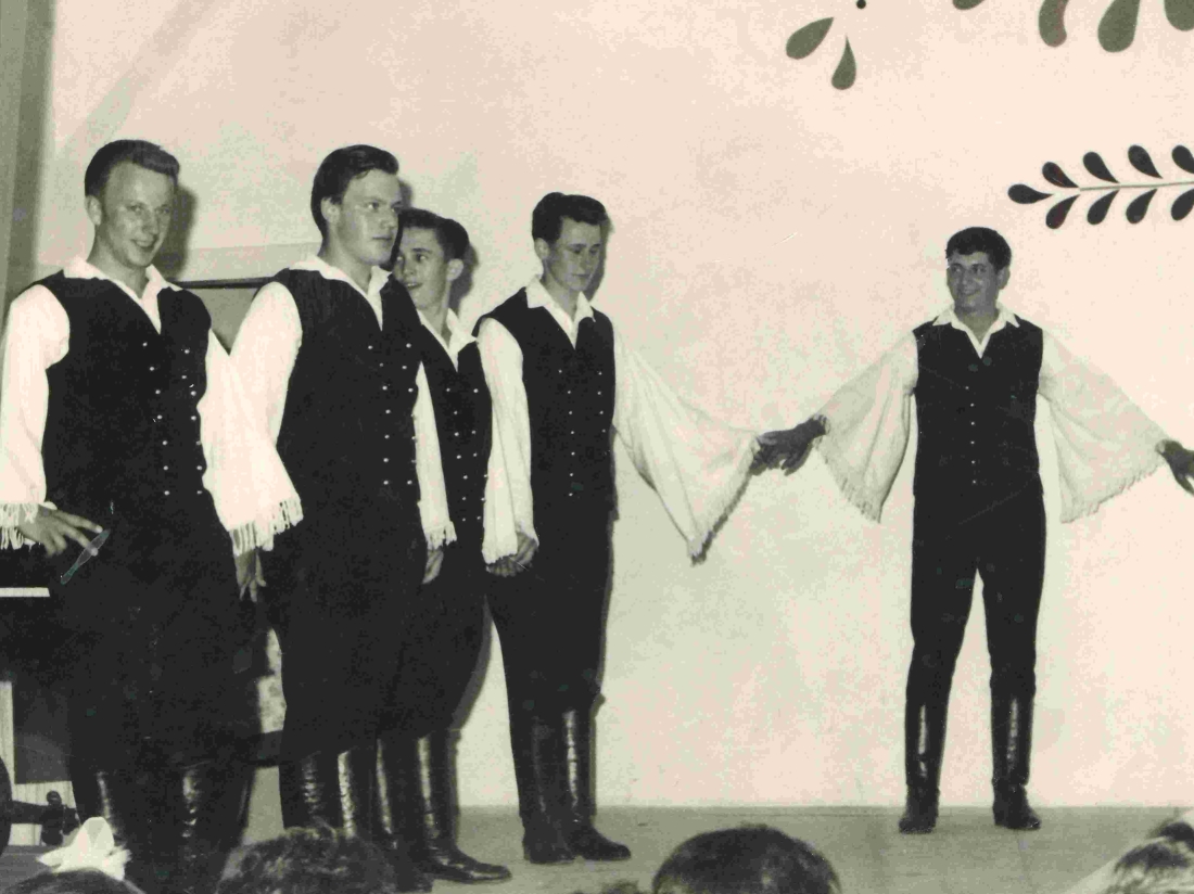 Reformierter Leseverein: Ungarische Volkstanzgruppe - Männer (Krutzler/Topler/Imre/Benkö/Pal)