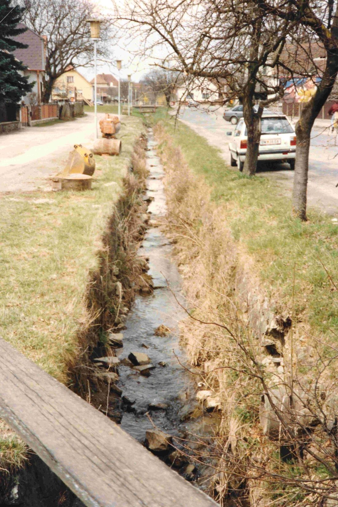 Der Wehoferbach vor der Überbauung im Bereich zw. Johann Straußgasse und Grazerstraße - Blick gegen NW