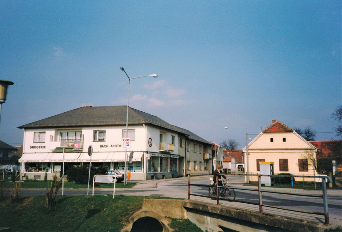 "Bachapothek Gans" (Grazerstraße 26)