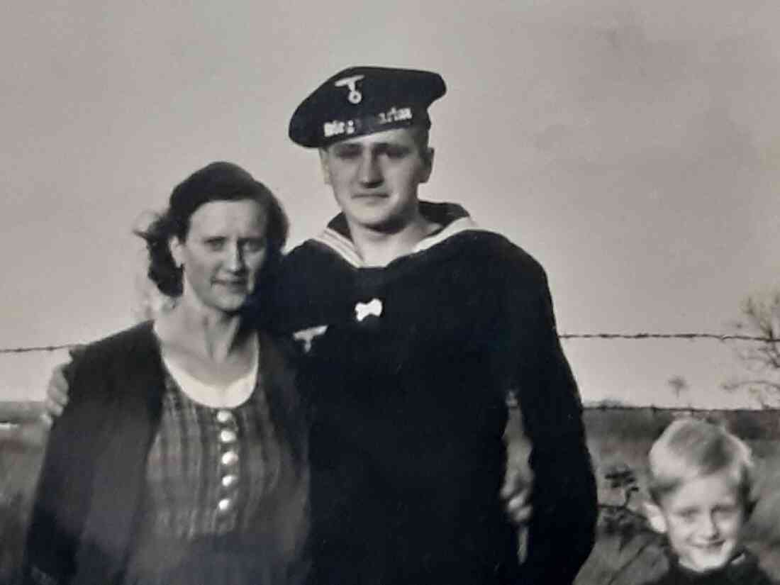 Ludmilla Absenger mit Sohn Karl und Neffen Josef Absenger (*1921/+1941 gefallen)