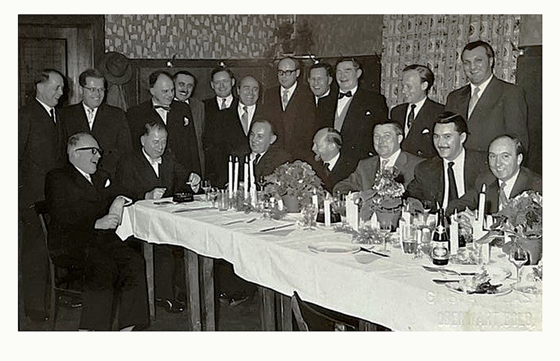 Die sogenannte "Blunzn Partie" - Akademikerrunde im Gasthof Seper (Hauptplatz 2)