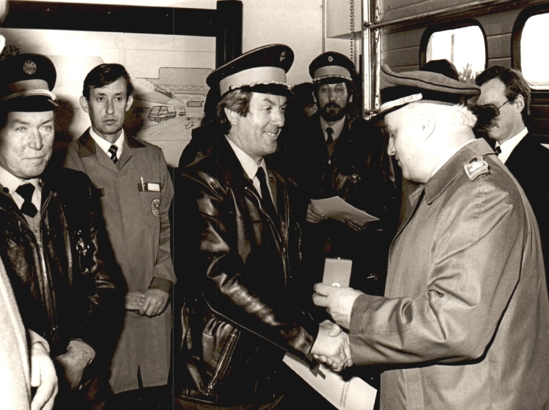 ÖAMTC: Ehrung von Willi Steurer durch das Rote Kreuz anlässlich der Eröffnung des neuen Stützpunkts - Industriestraße 2 (Vukits/Gartner/Steurer/Asboth/Guger)