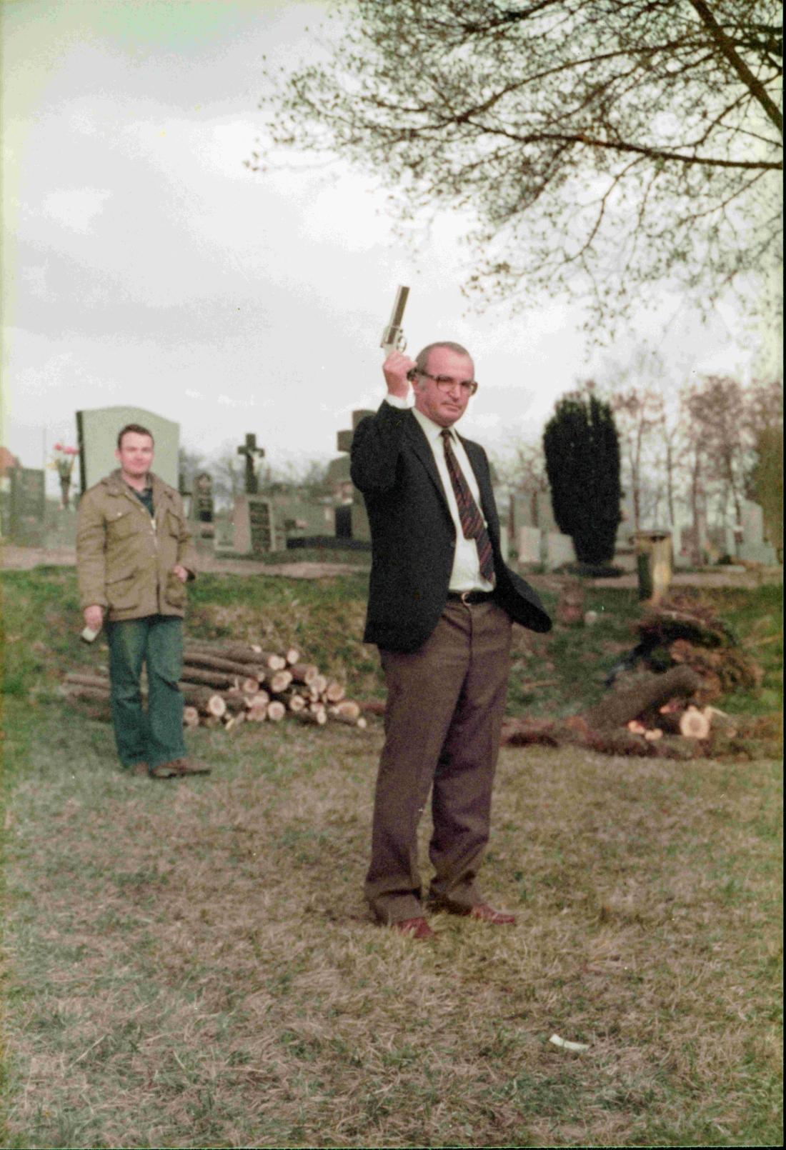 Böllerschießen: Altbürgermeister Ernst Schmaldienst lässt es krachen - Pongratz