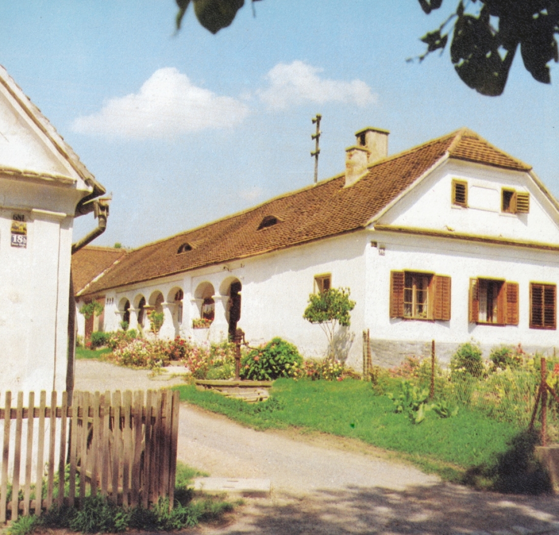Bauernhaus mit Arkaden: OW 681 / Grazerstraße 18a (Josef Balla / Seper)