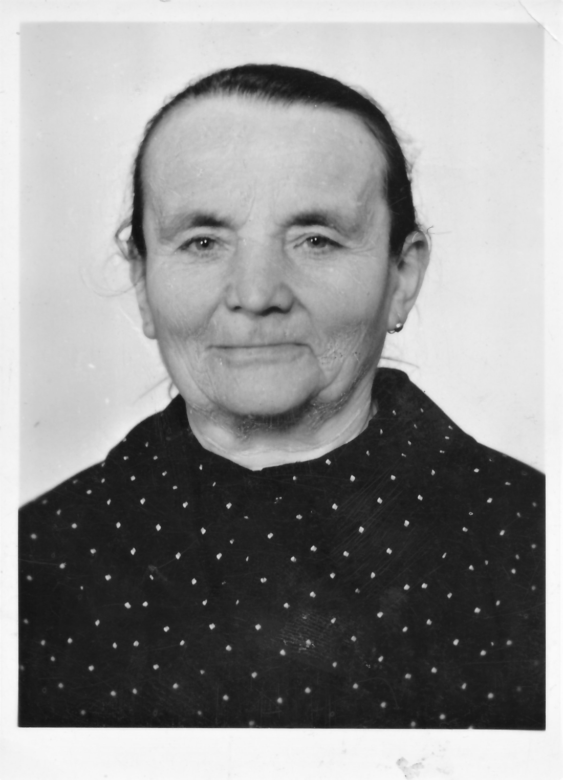 Julianna Miklos (geb. Adorjan, *1884/+1969) - OW 433/Dornburggasse 7 (Portrait)
