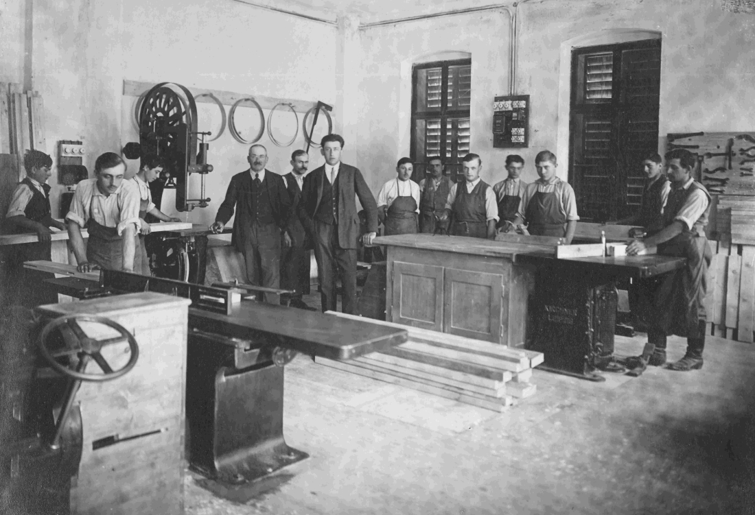 Tischlerei Johann Pfeiler - OW 209 / Johann Straußgasse 10