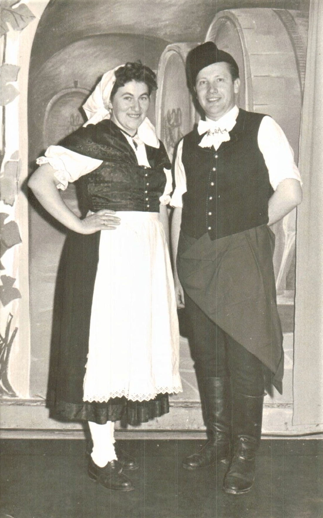 Maria Anna (geb. Fuchs) und OSR Karl Leirer als Mitglieder der Volkstanzgruppe Rechnitz