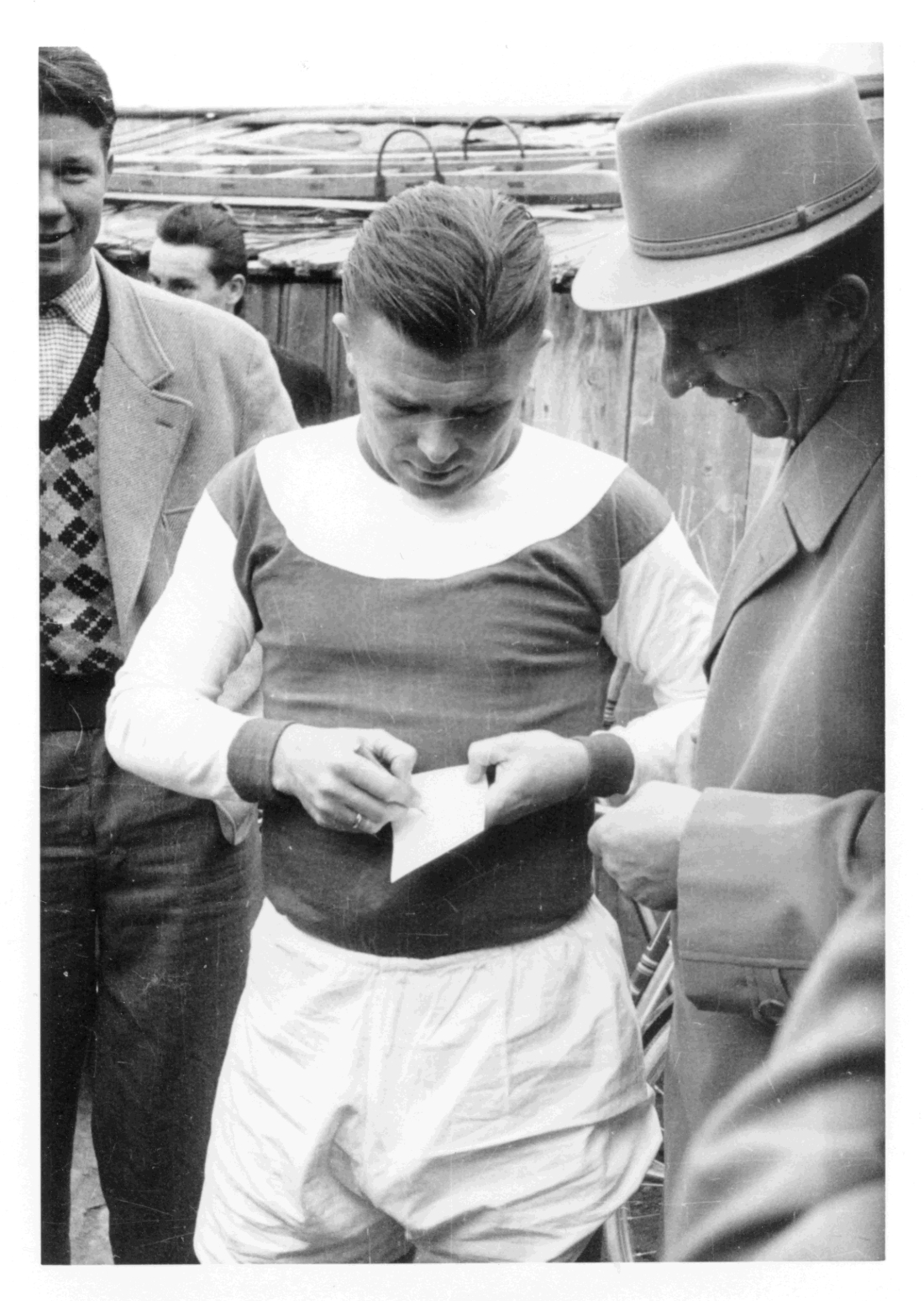 Fußball: "Autogrammstunde" - Ferenc Puskas und das Ungarische Nationalteam in Oberwart