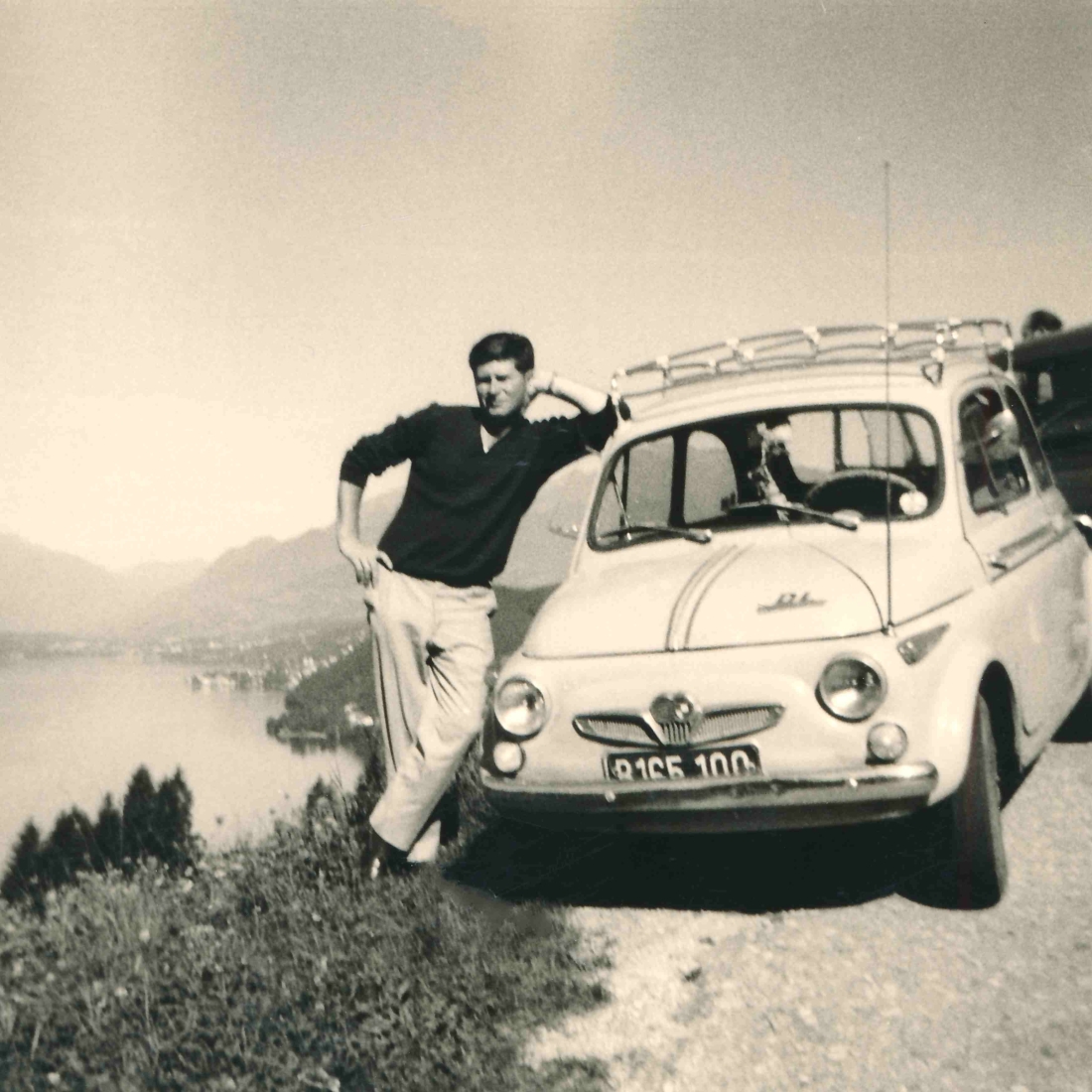 "Unsere Autos" der 60-er Jahre: Alexander Adorjan mit seinem Steyr-Puch 500 DL