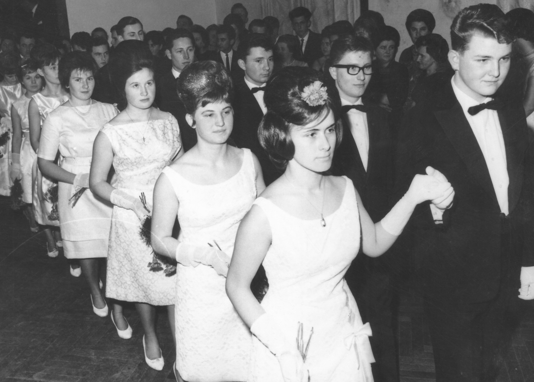 Röm. kath. Pfarre: Jugendball im "Alten Bräuhaus" - Oswald/Asboth/Herczeg/Krautsack/Adorjan/Szalay/Zsifkovits/Gabriel/Szabo