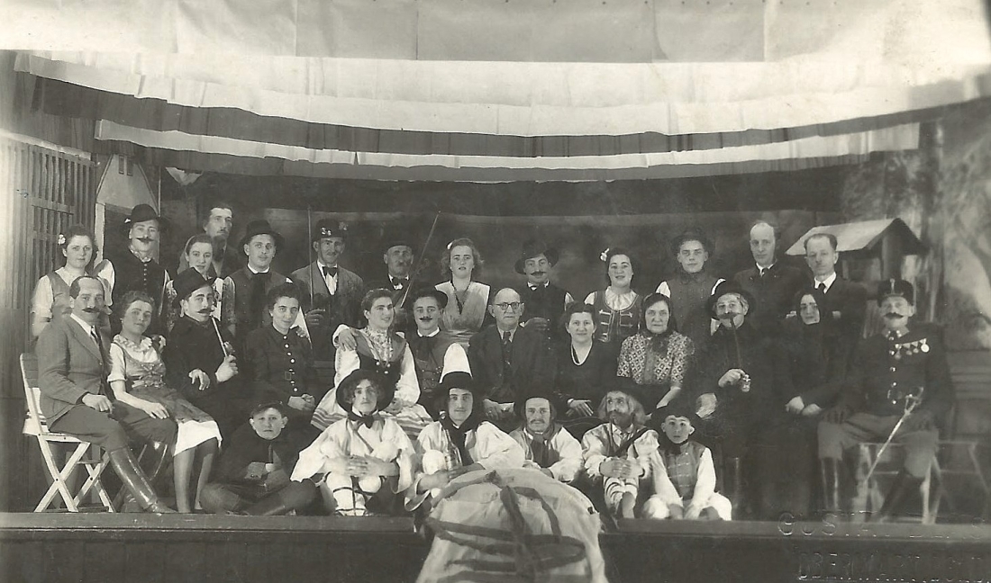 Theaterabend im Rahmen des Sporkclubes mit der Aufführung des Stücks «A tot leany»