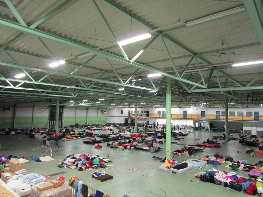 Rotes Kreuz: Flüchtlingsbetreuung Informhalle September 2015