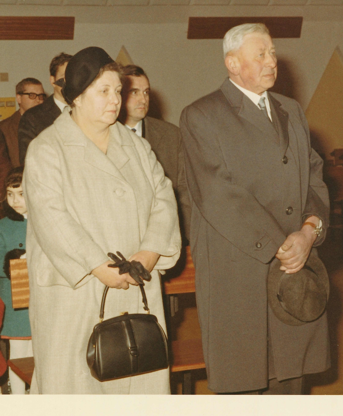 Das Ehepaar Gustav Pfeiler (Oberwart, *1902/+1991) und Augustine Pfeiler (geb. Reis; Aspang, *1915/+1996) - OW 209 / Johann-Straußgasse 10