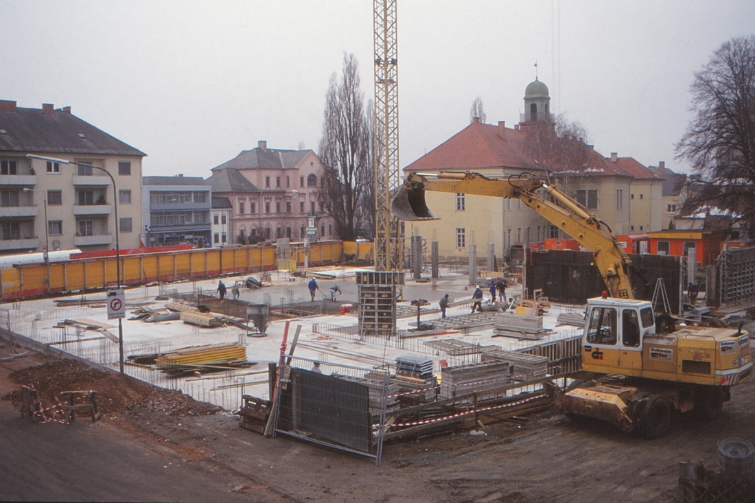 Atrium (Hauptplatz 11): Errichtung des Erdgeschoßes - Blick gegen Westen
