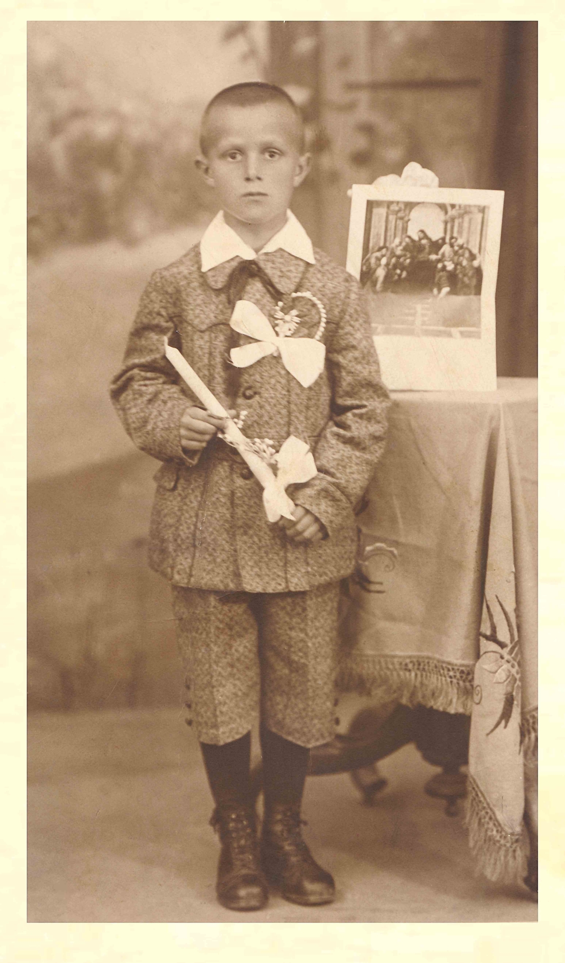 Erstkommunion von Stefan Oswald jun. (*1922/+2000) - Am Telek 59