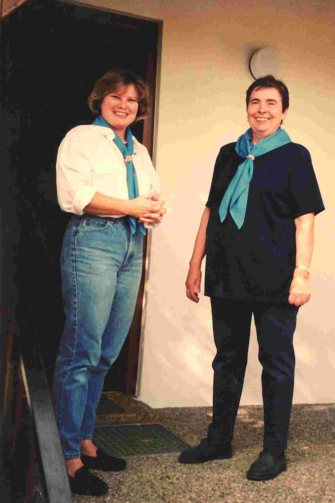 Zwei Damen der Pfadfindergilde: Sonja Traxler und Gertrude Steflitsch