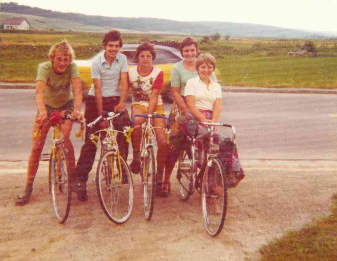 Kindergruppe aus dem Obertrumm beim Radfahren - Szabo/Benedek/Imre/Wagner/Muth