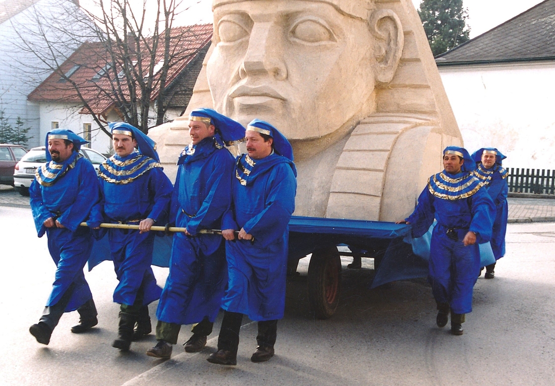 Unterwegs zur IGFD-Veranstaltung: die "ägyptische Feuerwehr" mit ihrer Sphinx - Eberhardt/Imre/Kiss/Tullmann/Ibrahim/Seper