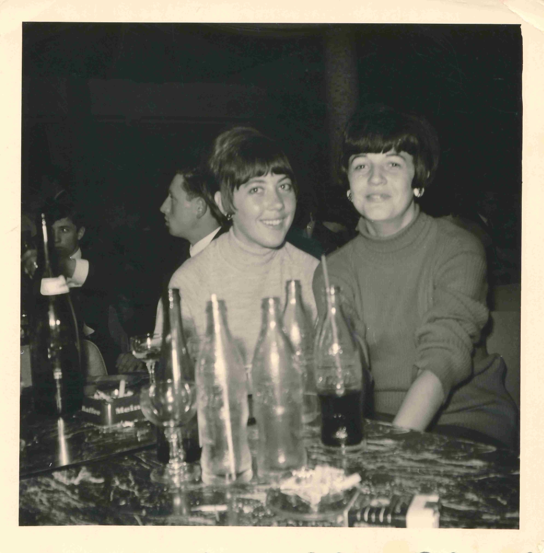 Damenrunde: links Ella Szabo und rechts Ella Seper