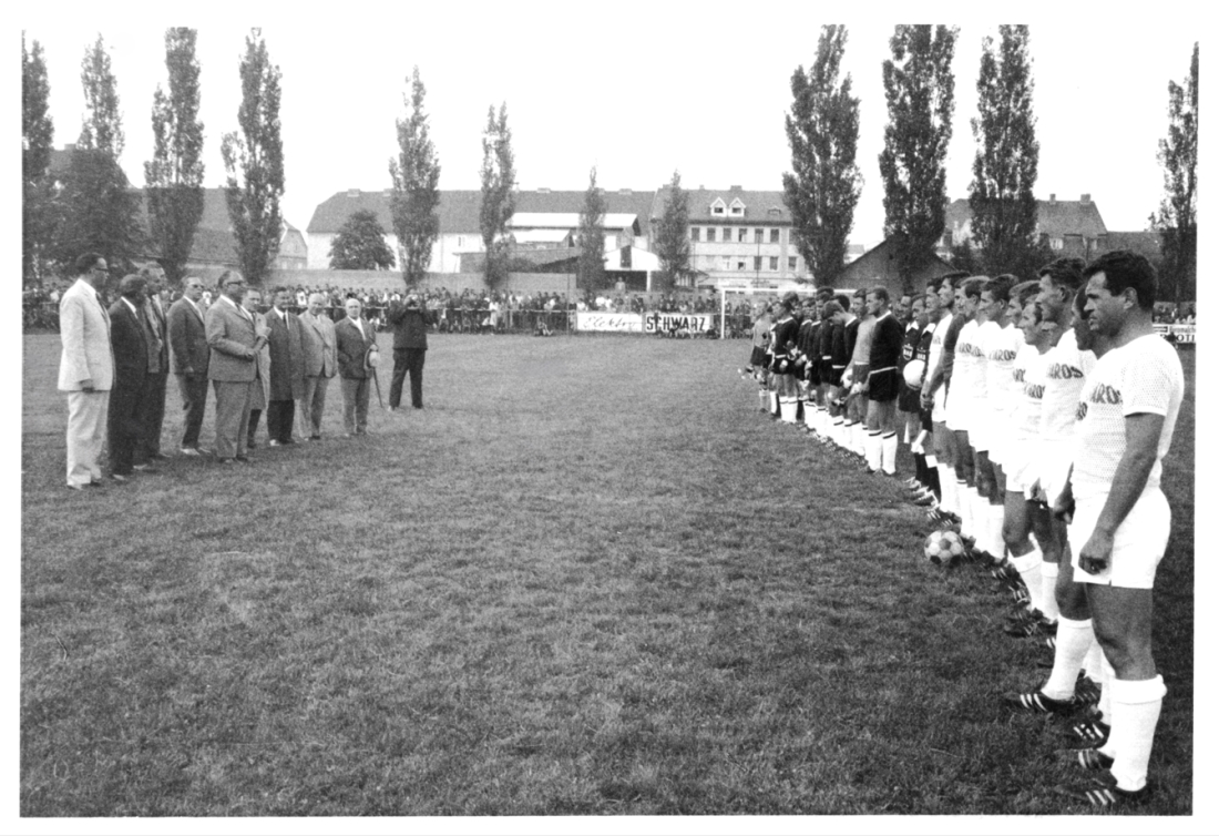 Fußball: SC- Oberwart gegen Ferencvaros-Budapest (Linzer/Neisser/Wanger/Kassanits/Polster/Hatvagner/Muth/Glatz)