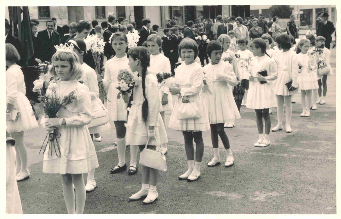 Röm. kath. Pfarre - Primiz von Julius Dirnbeck: Empfang am Hauptplatz am Tag der Primiz dem 5. Juli 1964 - Marosi/Posch/Schneemann/Enz/Mikula/Gaal
