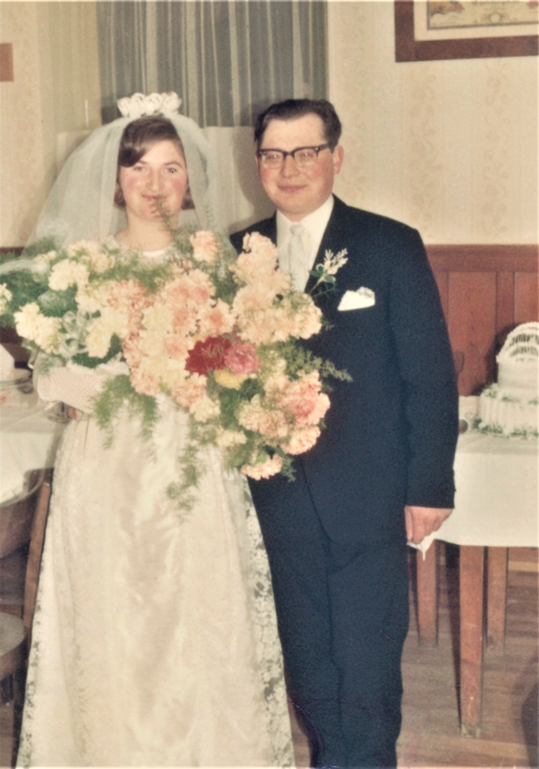 Das Hochzeitspaar Isabella Baliko und Ernst Tölly am 4. Juli 1967: das glückliche Brautpaar