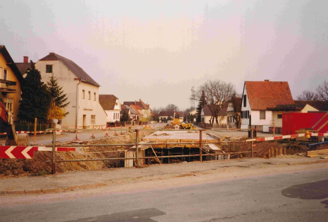 Überbauung und Neugestaltung im Verlauf des Wehoferbaches: Bereich Grazerstraße in Richtung SO