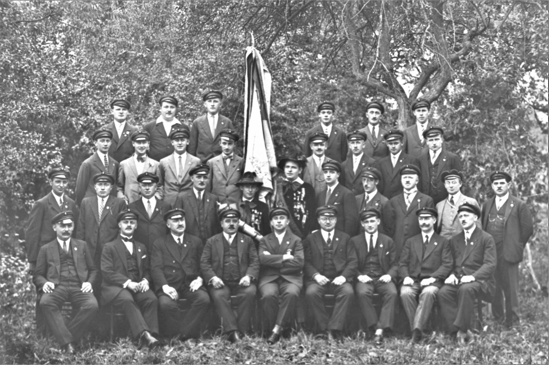 Oberwarter Männergesangverein - Jubiläumsfoto (wahrscheinlich aus 1933 zum 35-jährigen Bestehen)