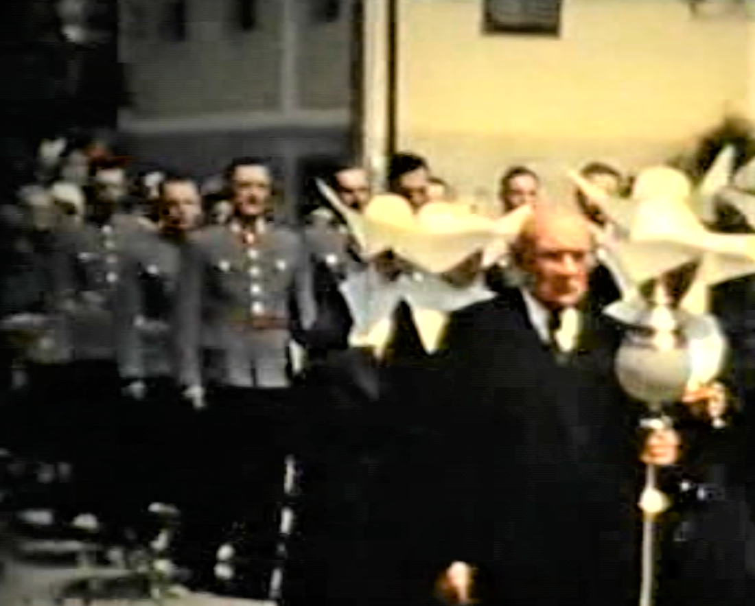 Fronleichnamsprozession 1956 unter Begleitung der Gendarmerie und der Vincentinerinnen (Fuith) - Geschichte der Prozession